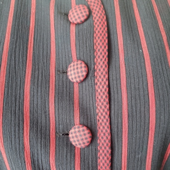 Vintage Petite Sophisticate 2 piece blazer and skirt - Picture 8 of 11